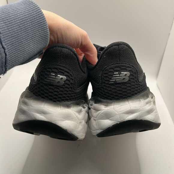 New Balance Women's Fresh Foam More V3 Running Shoe, Night Sky/Libra - Picture 7 of 9